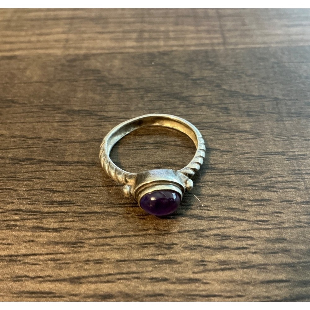 Vintage Sterling  Silver Bezeled Set Oval Amethyst Ring Size 6.75